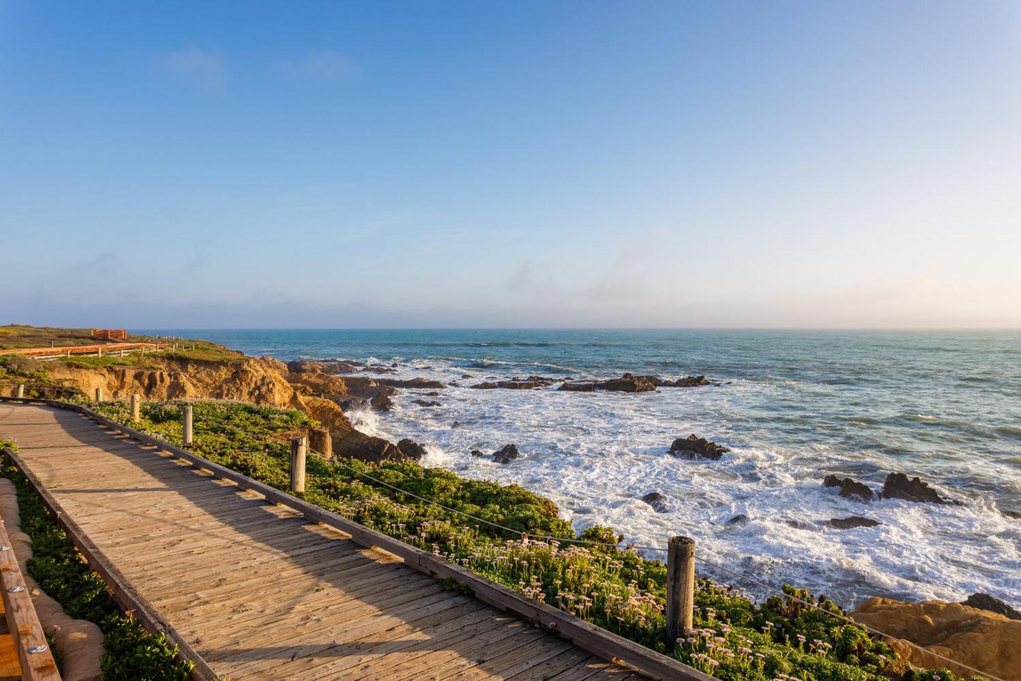 Windrush Inn - Cambria Bagian luar foto