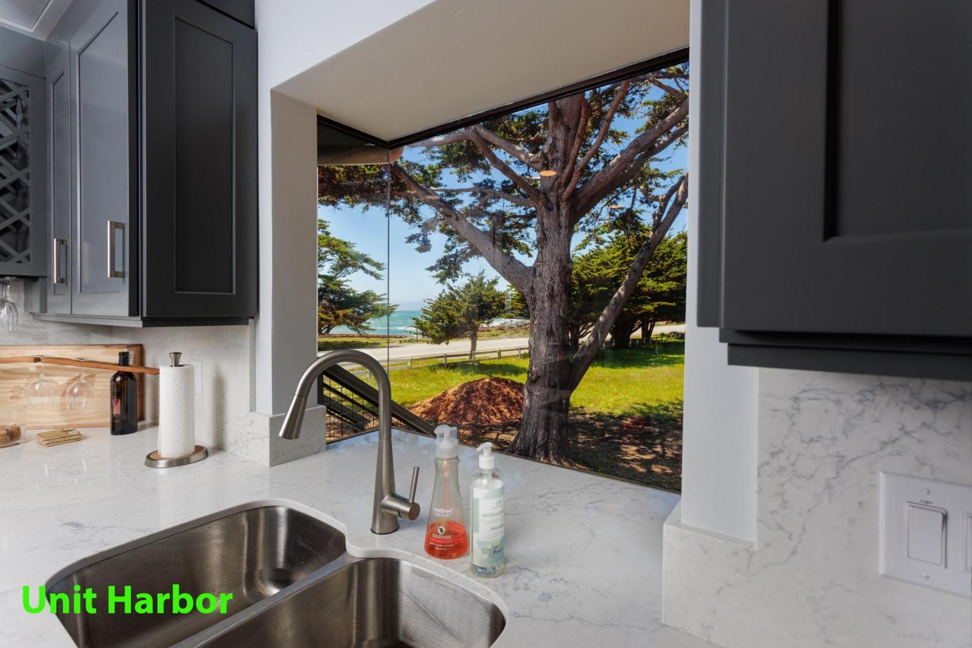 Windrush Inn - Cambria Bagian luar foto